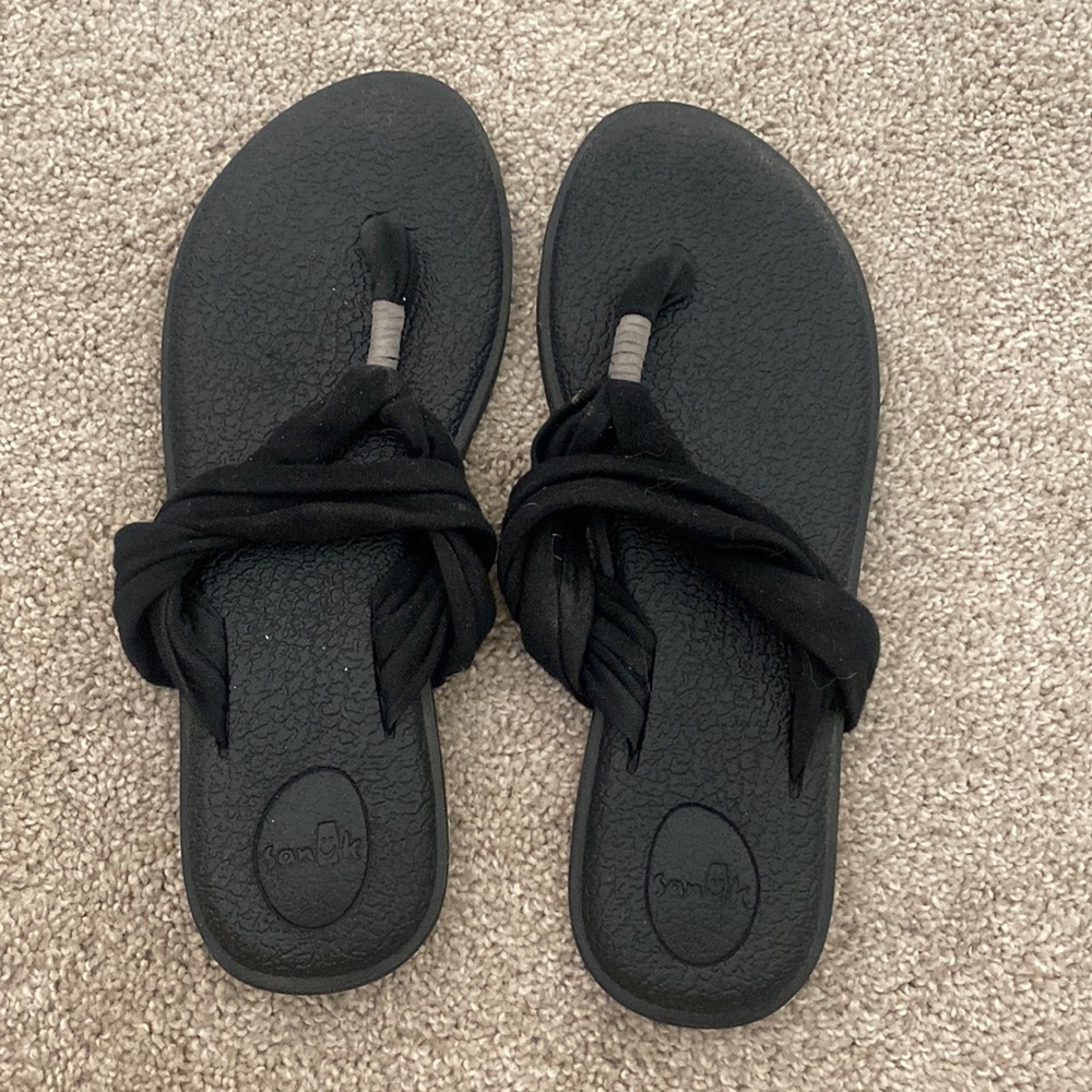 Sanuk Thong Sandal